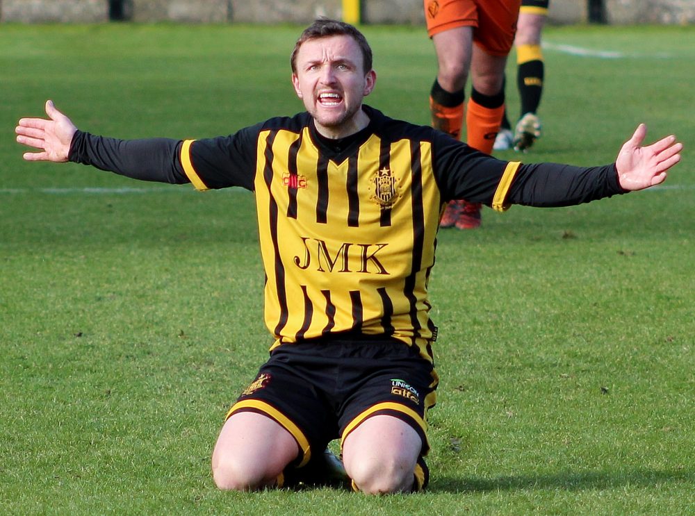 Auchinleck Talbot v Whitletts Victoria