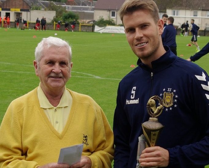 Ross scoops Affleck Club player of the year award.
